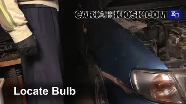 1999 Nissan Almera GX 2.0L 4 Cyl. Diesel Éclairage Feu clignotant avant (remplacer l'ampoule)